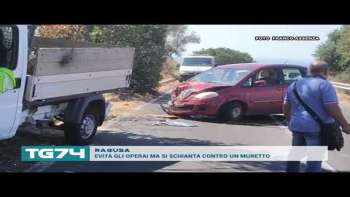 RAGUSA - EVITA GLI OPERAI MA SI SCHIANTA CONTRO UN MURETTO