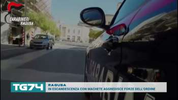 RAGUSA - IN ESCANDESCENZA CON MACHETE AGGREDISCE FORZE DELL'ORDINE