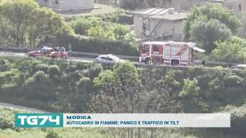 MODICA   AUTOCARRO IN FIAMME, PANICO E TRAFFICO IN TILT